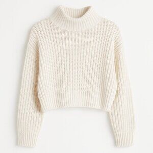 Soft Chunky Knit White Sweater – Size Large (L) – Never Worn  Stay warm, stylish